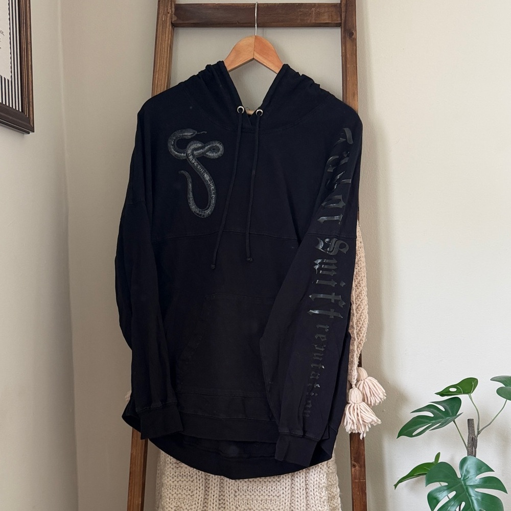 Taylor Swift Reputation Thin Sweatshirt MD